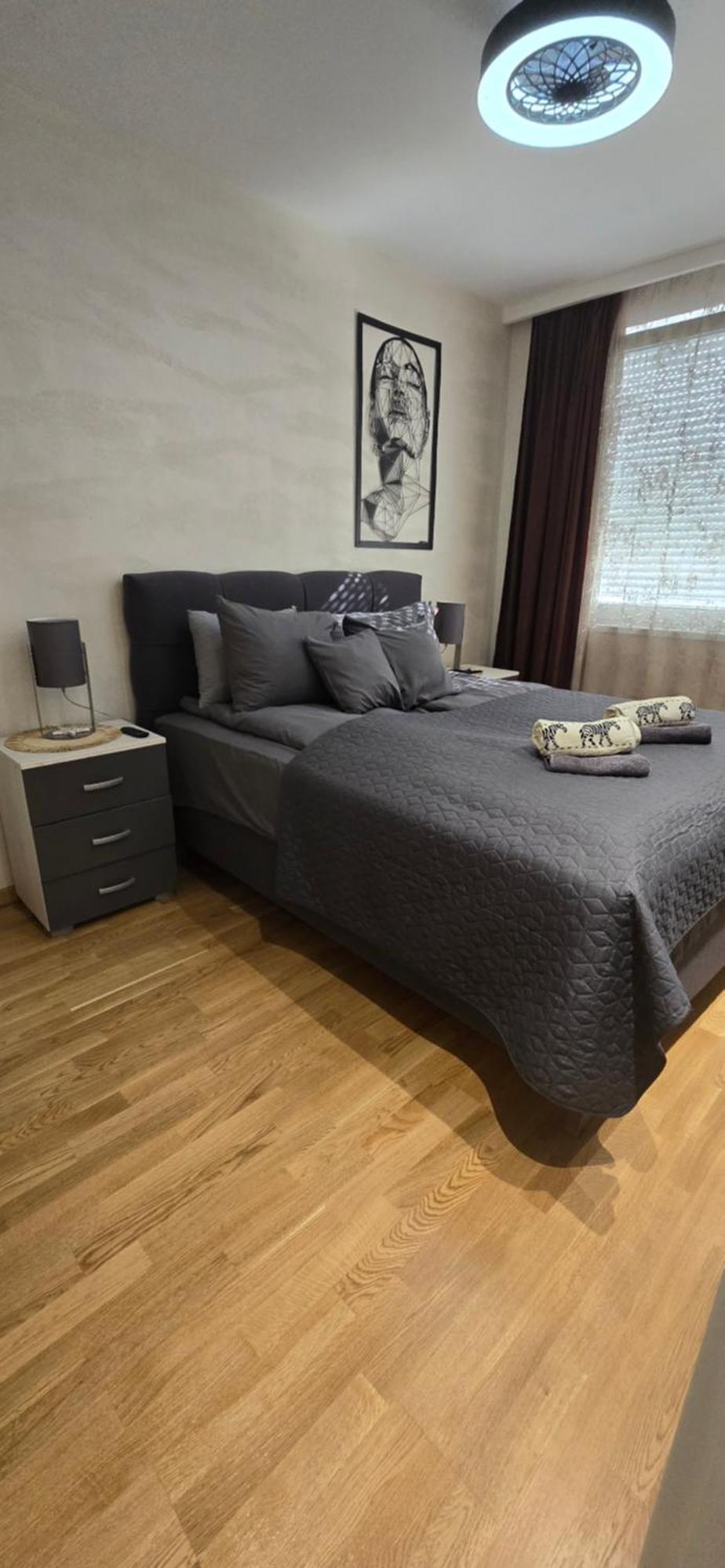 Djuric Grey *